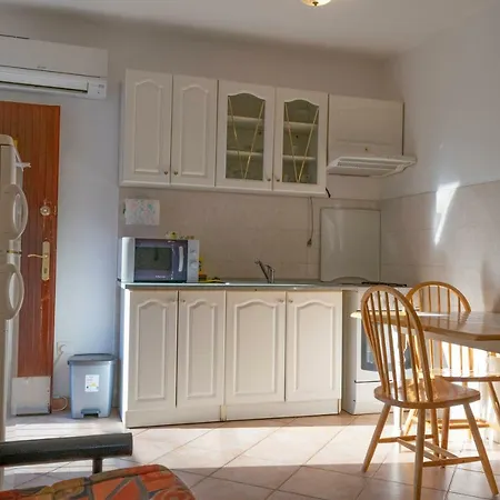 Bay Studio Apartamento Stomorska